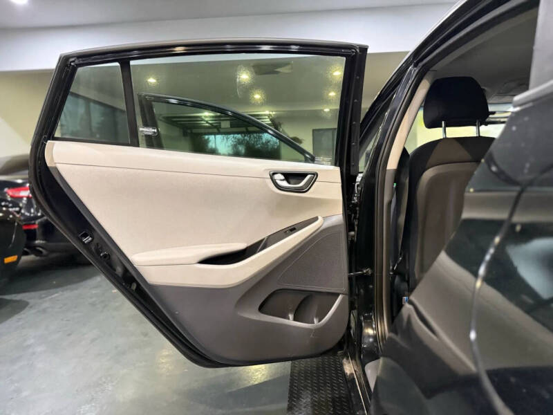 2017 Hyundai Ioniq Hybrid Blue