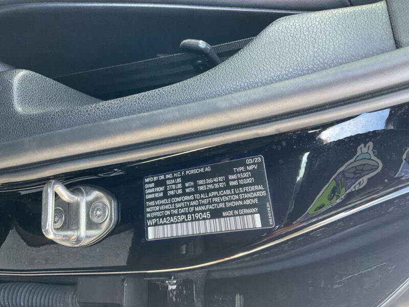 2023 Porsche Macan T