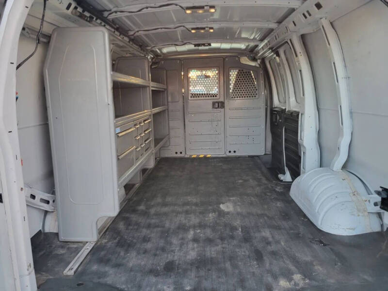 2017 GMC Savana 2500