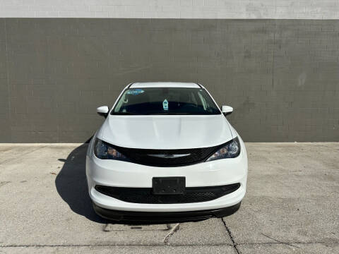 2022 Chrysler Voyager LX