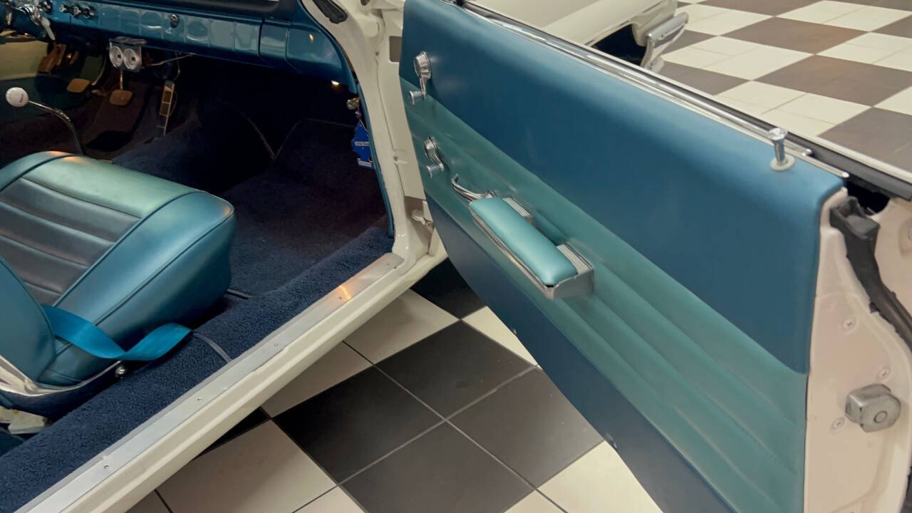 1961 Pontiac Ventura 35