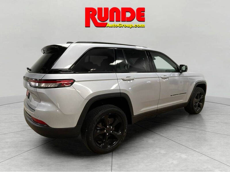 2024 Jeep Grand Cherokee Laredo