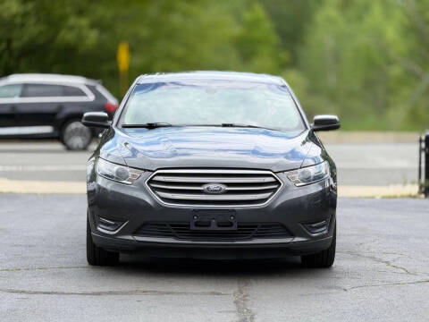 2017 Ford Taurus SEL