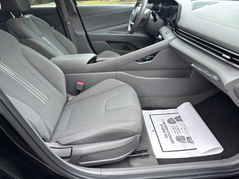 2025 Hyundai Elantra SEL Convenience