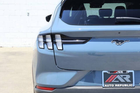 2023 Ford Mustang Mach-E Select