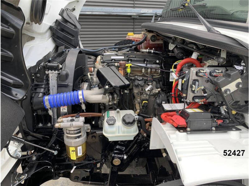 2021 Freightliner M2 106