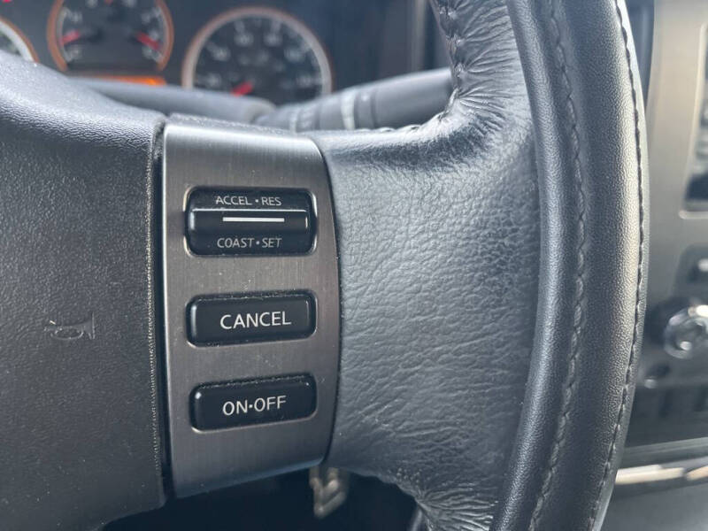 2012 Nissan Titan SV