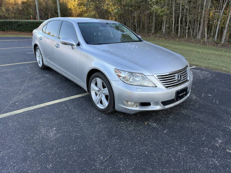 2010 Lexus LS L's photo