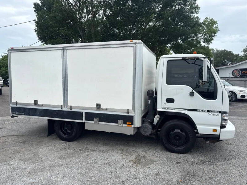 2006 Isuzu NPR