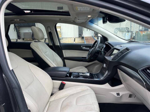 2019 Ford Edge Titanium