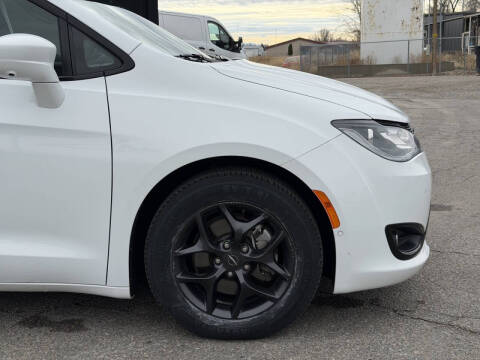2019 Chrysler Pacifica Touring L Plus
