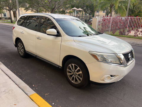 2013 Nissan Pathfinder for sale at CarMart of Broward in Lauderdale Lakes FL