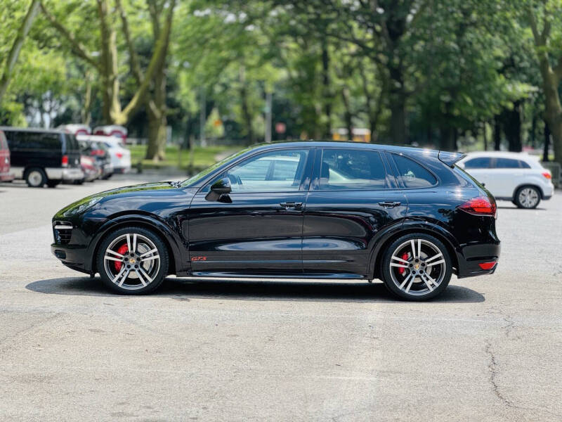 2014 Porsche Cayenne GTS