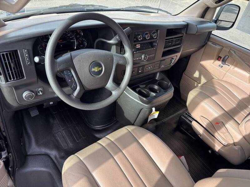 2025 Chevrolet Express 2500