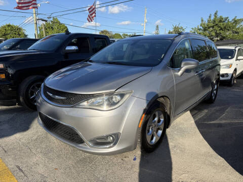 2017 Chrysler Pacifica Touring-L Plus