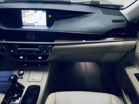 2015 Lexus ES 300h