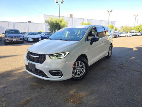 2024 Chrysler Pacifica Touring L