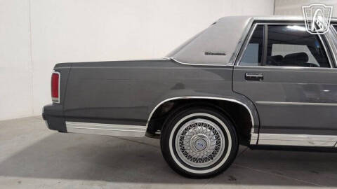 1988 Ford Crown Victoria