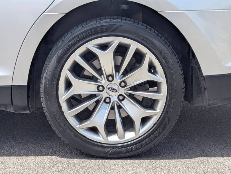 2019 Ford Taurus Limited