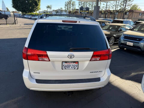2004 Toyota Sienna