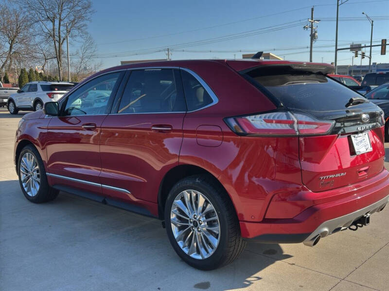 2022 Ford Edge Titanium