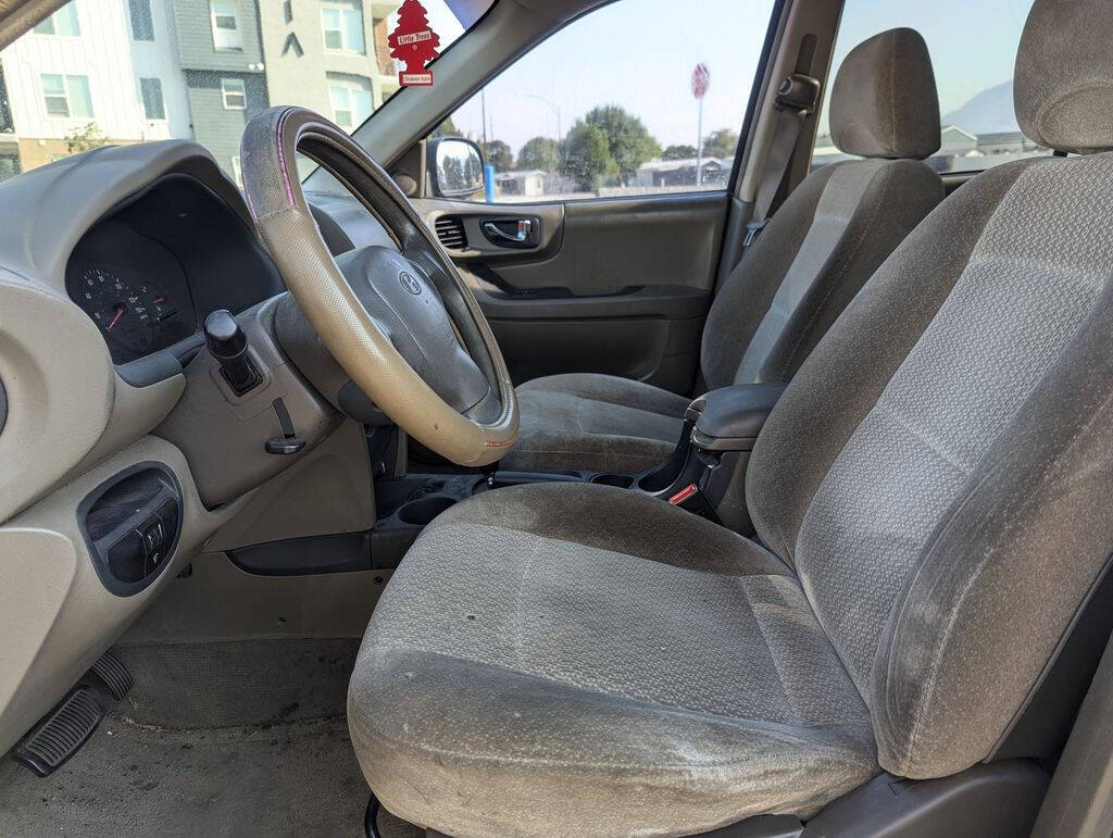 2002 Hyundai SANTA FE for sale at Axio Auto Boise in Boise, ID