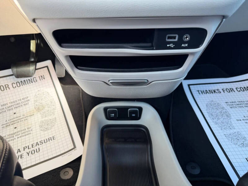 2020 Chrysler Voyager LXi