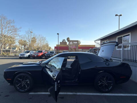 2021 Dodge Challenger SXT