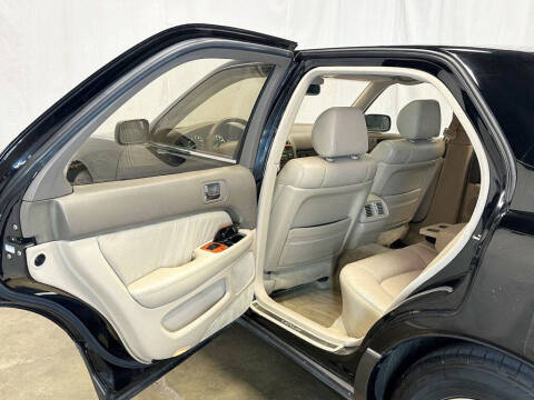 1998 Lexus LS 400