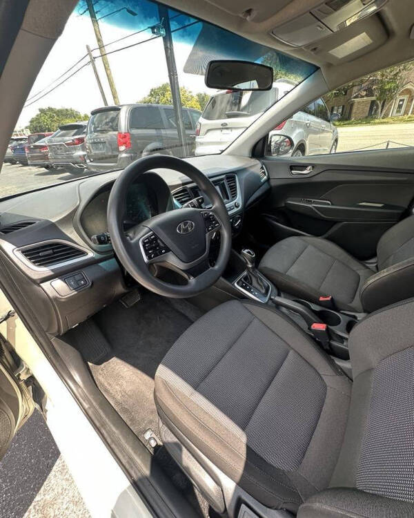 2019 Hyundai Accent SE photo 9