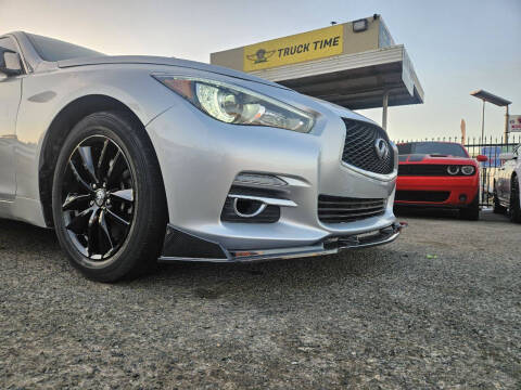 2015 Infiniti Q50 Premium