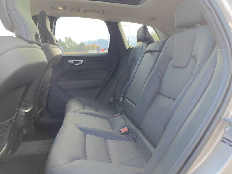 2025 Volvo XC60 B5 Plus Dark Theme