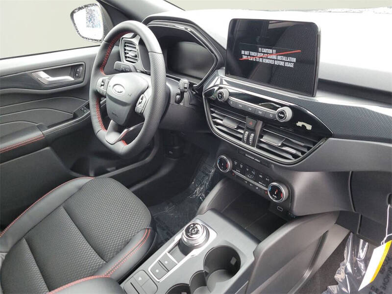 2025 Ford Escape Hybrid ST-Line