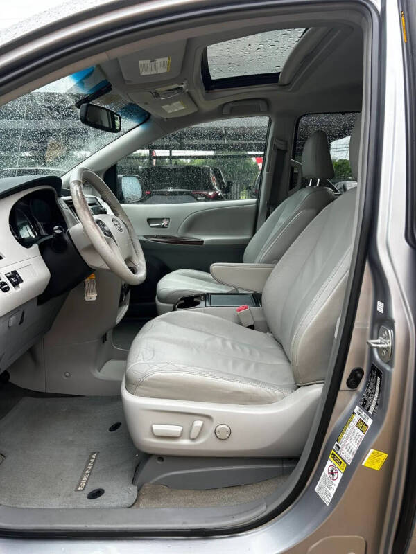 2013 Toyota Sienna