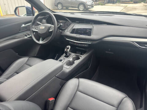 2020 Cadillac XT4 Premium Luxury