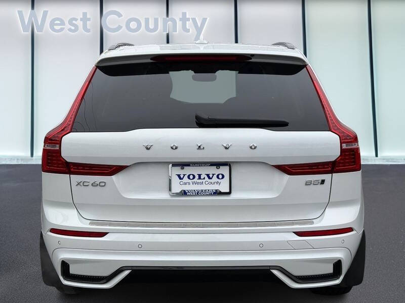 2024 Volvo XC60 B5 Plus Dark Theme