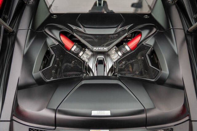 2017 Acura NSX 31