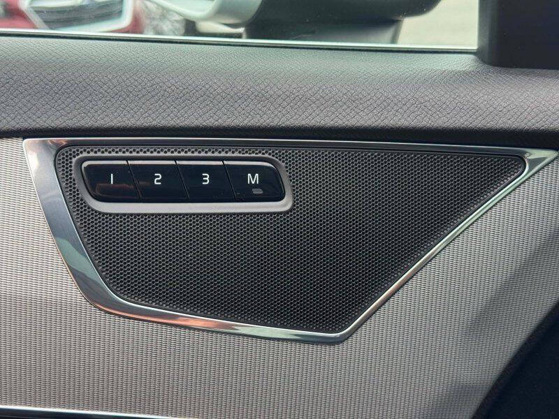 2016 Volvo XC90 T6 R-Design