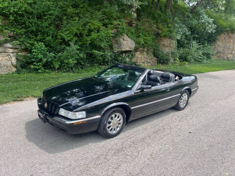 1997 Cadillac Eldorado for sale at Bogie's Motors in Saint Louis MO