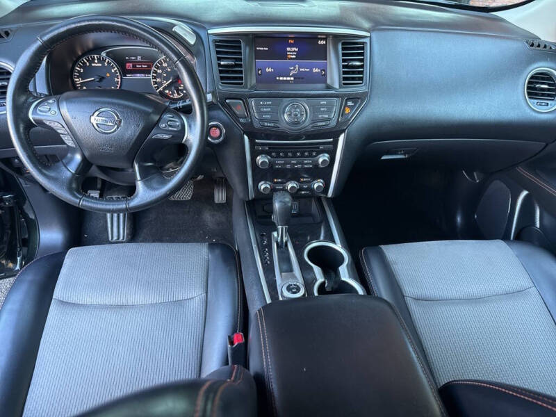 2019 Nissan Pathfinder SV