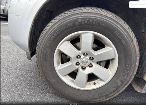 2011 Nissan Pathfinder LE