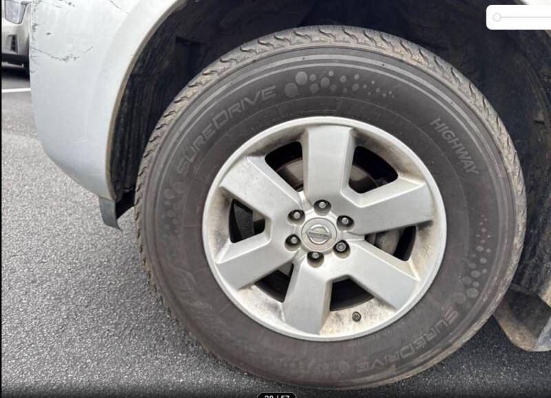 2011 Nissan Pathfinder LE