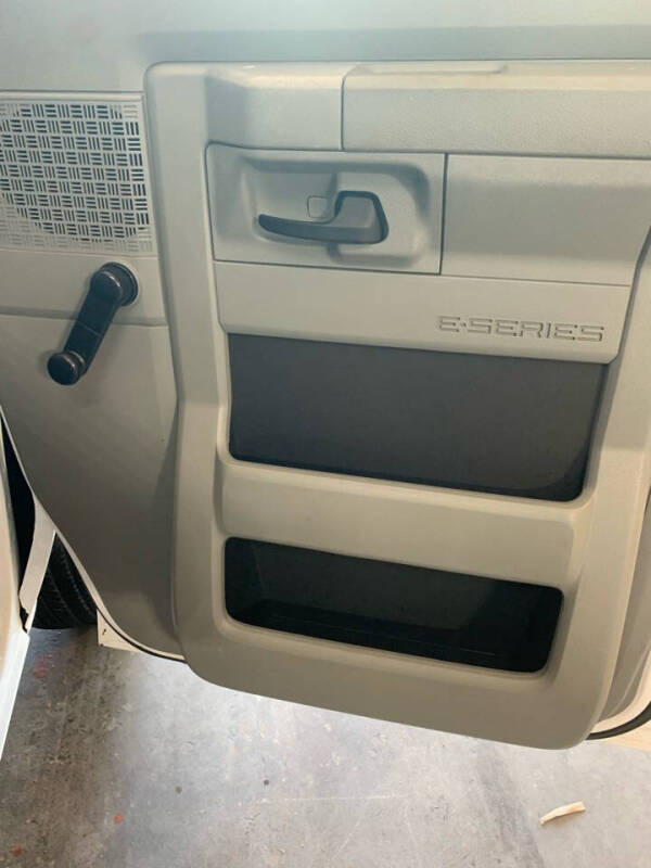 2013 Ford E-Series E-350 SD XLT