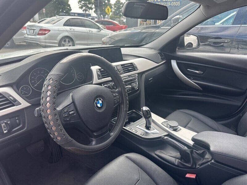 2018 BMW 3 Series 320i