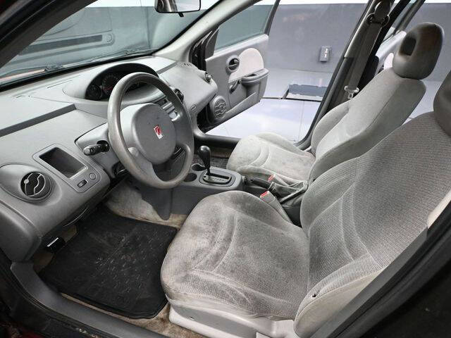 2004 Saturn Ion 1