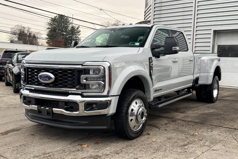 2025 Ford F-450 Super Duty Lariat