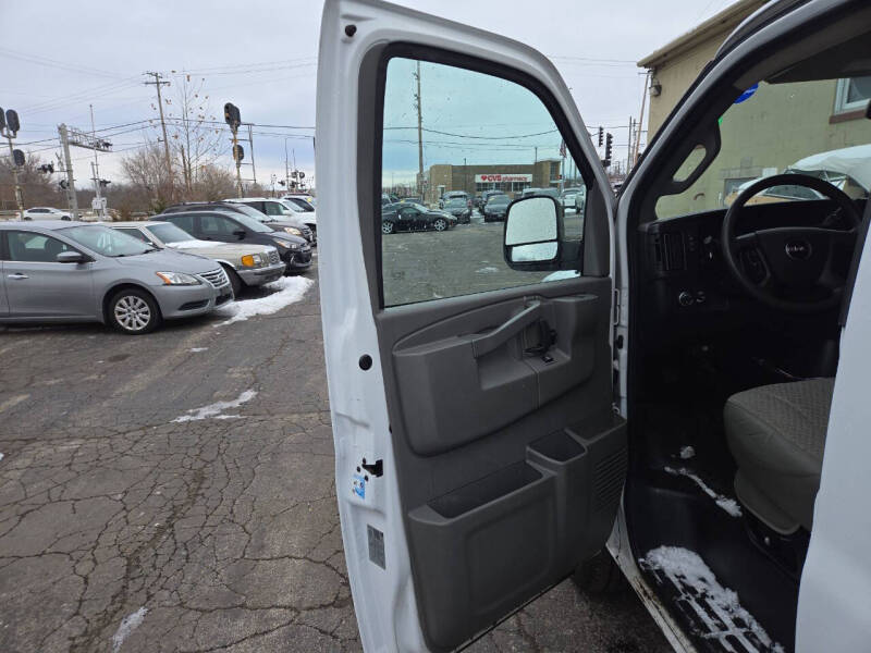 2018 GMC Savana 2500