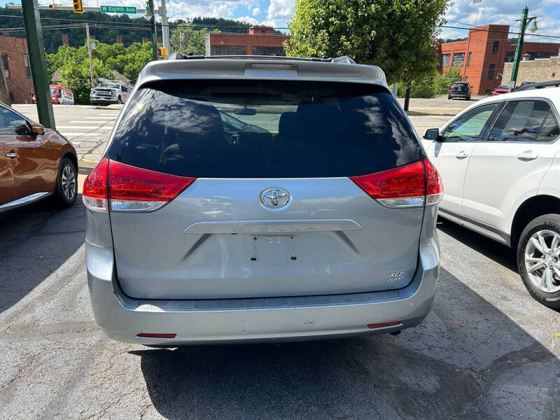 2012 Toyota Sienna XLE 7-Passenger