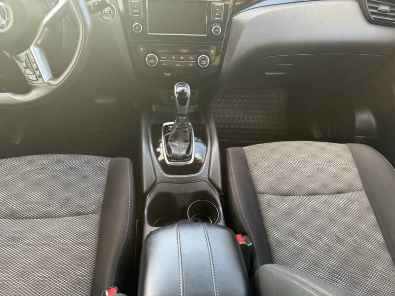 2020 Nissan Rogue Sport SV