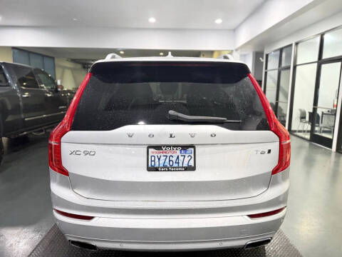 2018 Volvo XC90 T6 Momentum